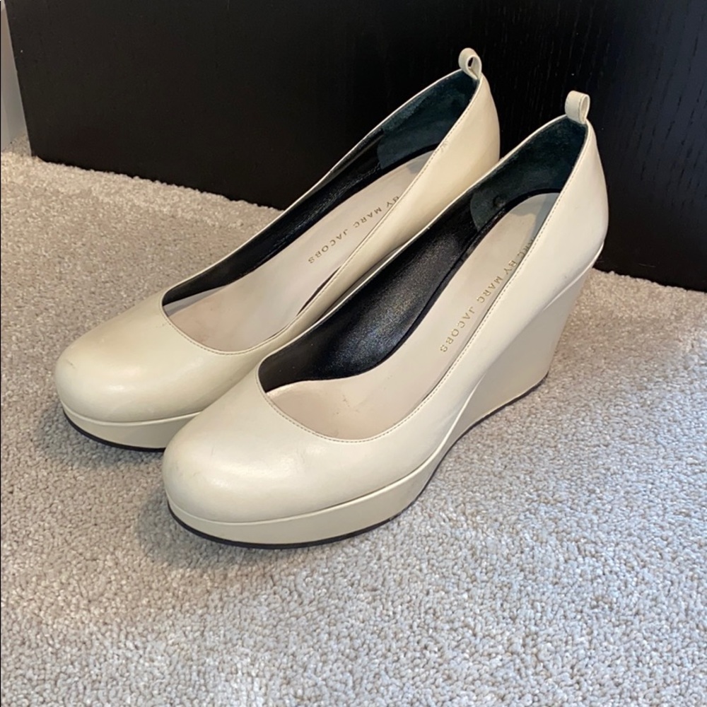 Marc by Marc Jacobs Cream Round Toe Wedges 38/7.5